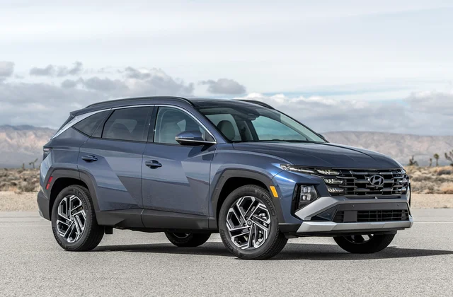 2026-hyundai-tucson-front-angle-view-hma